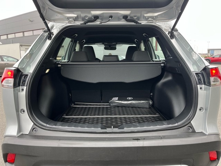 2024 Toyota Corolla Cross - image 10