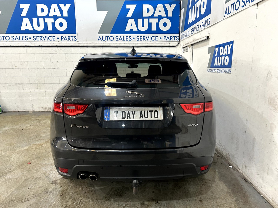 2020 Jaguar F-Pace - image 6