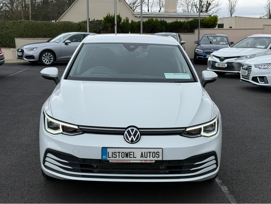 2023 Volkswagen Golf - image 5