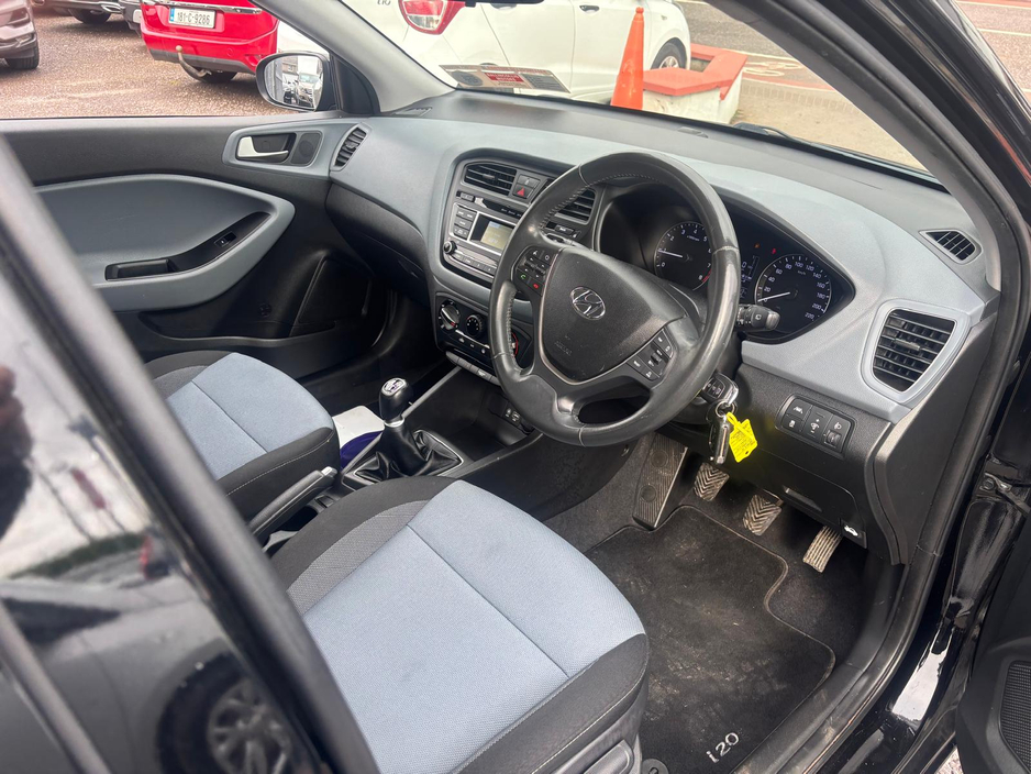 2018 Hyundai i20 - image 2