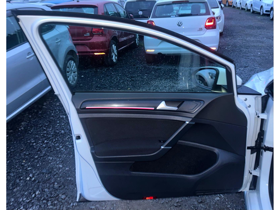 2017 Volkswagen Golf - image 7