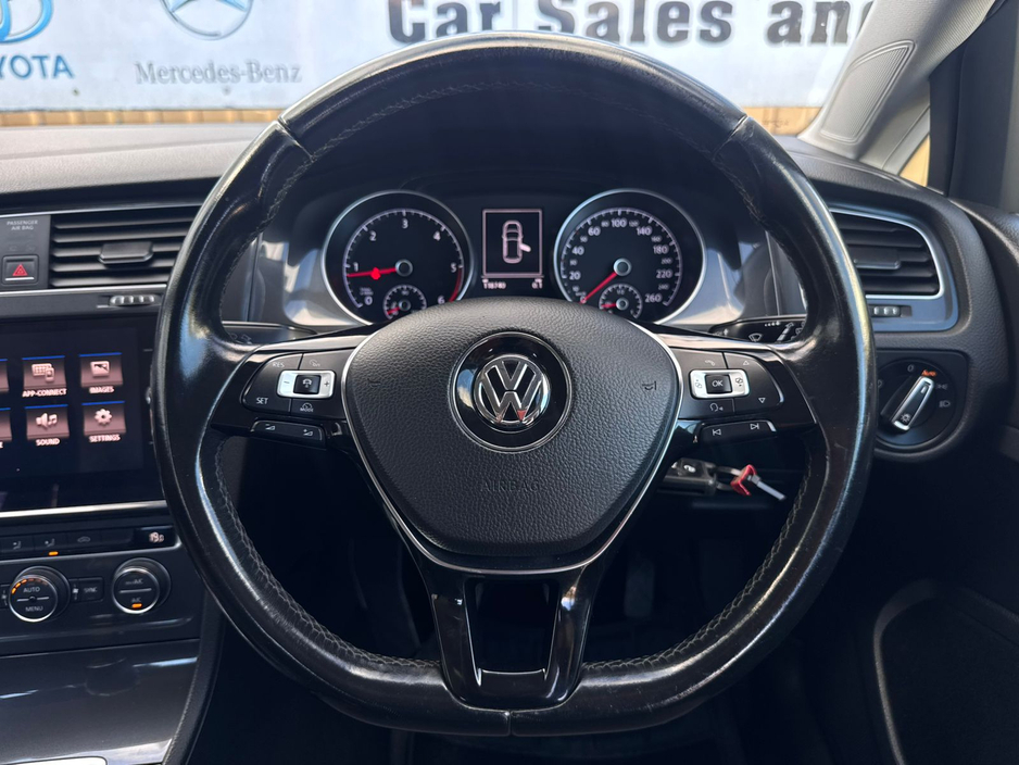 2017 Volkswagen Golf - image 21