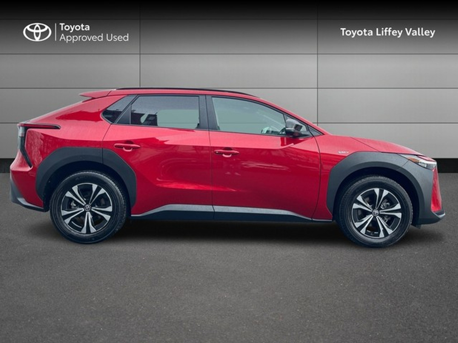 2025 Toyota bZ4X - image 3