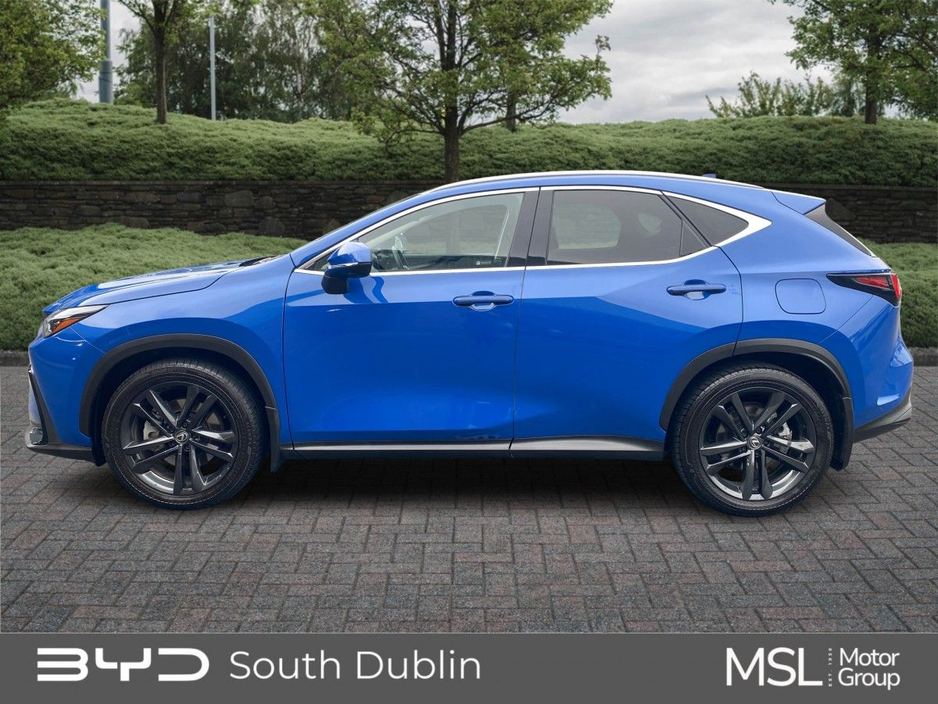 2025 Lexus NX 450 h+ - image 6
