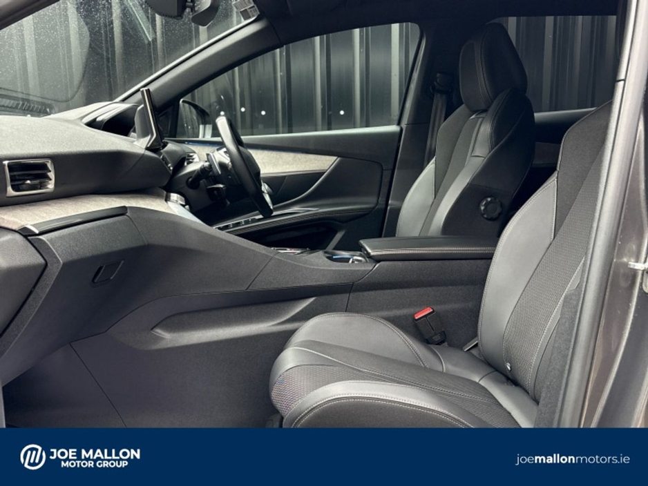 2023 Peugeot 3008 - image 8