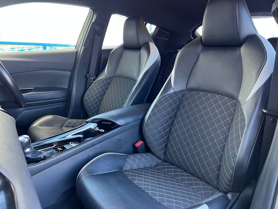 2019 Toyota C-HR - image 6