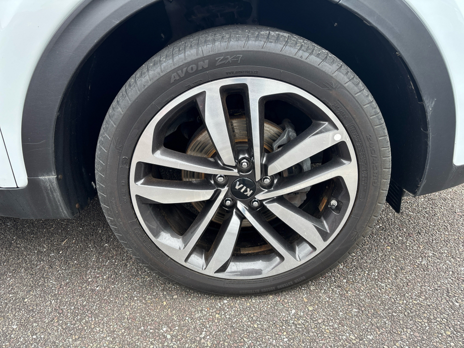 2021 Kia Sportage - image 4