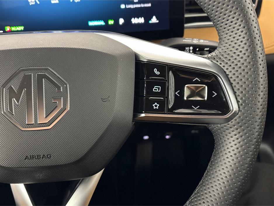 2025 MG HS - image 23