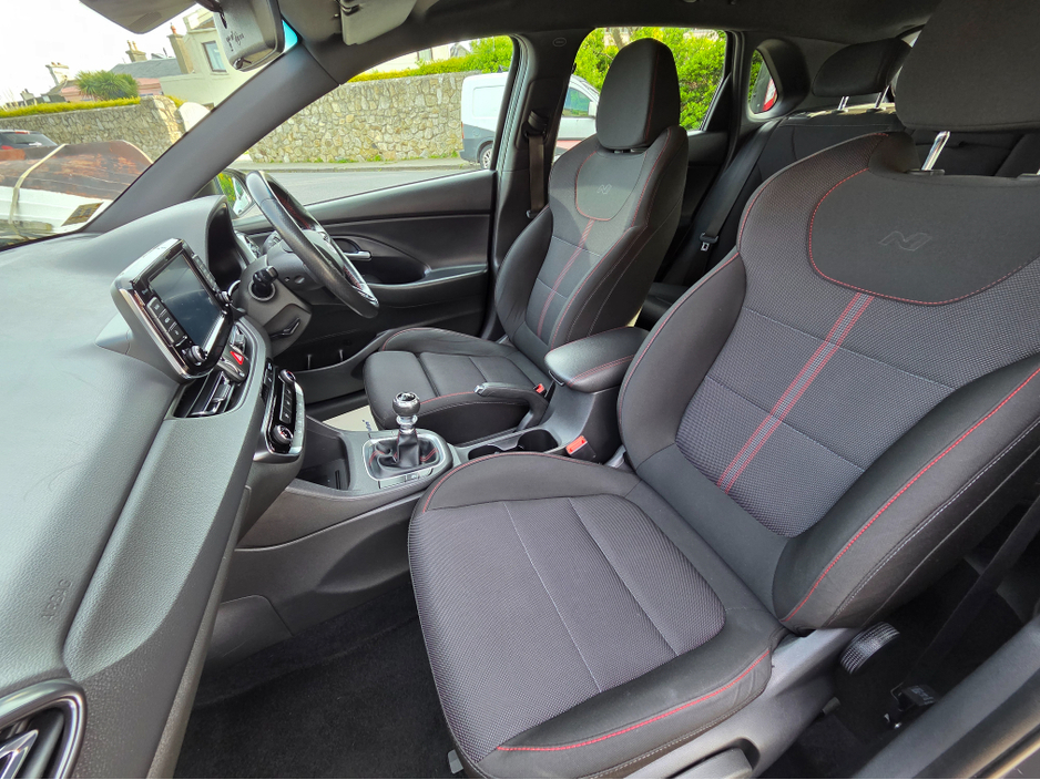 2022 Hyundai i30 - image 14