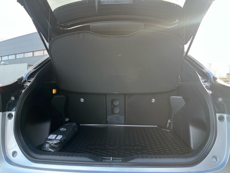 2025 Toyota Yaris Cross LUNA SPORT BI-TONE €34,750