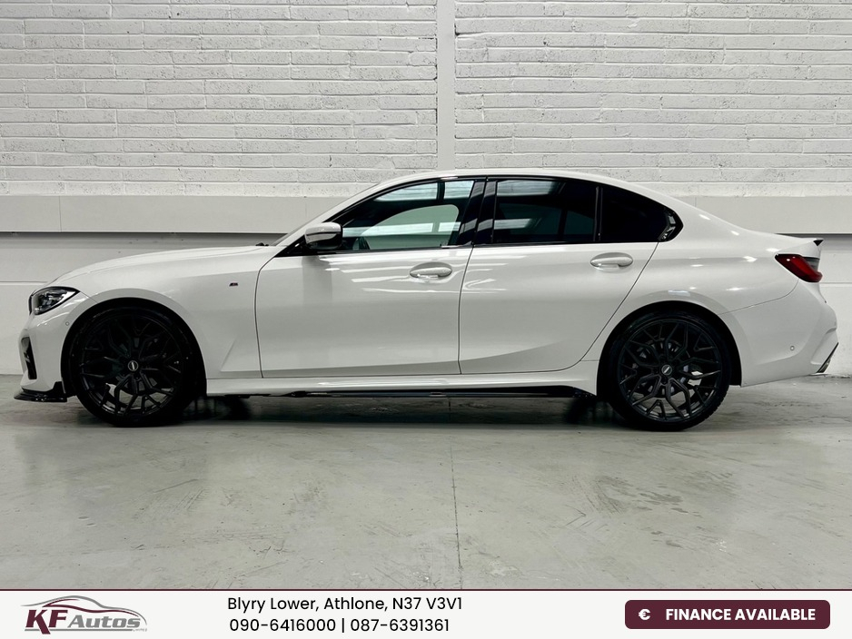 2022 BMW 3 Series - image 4