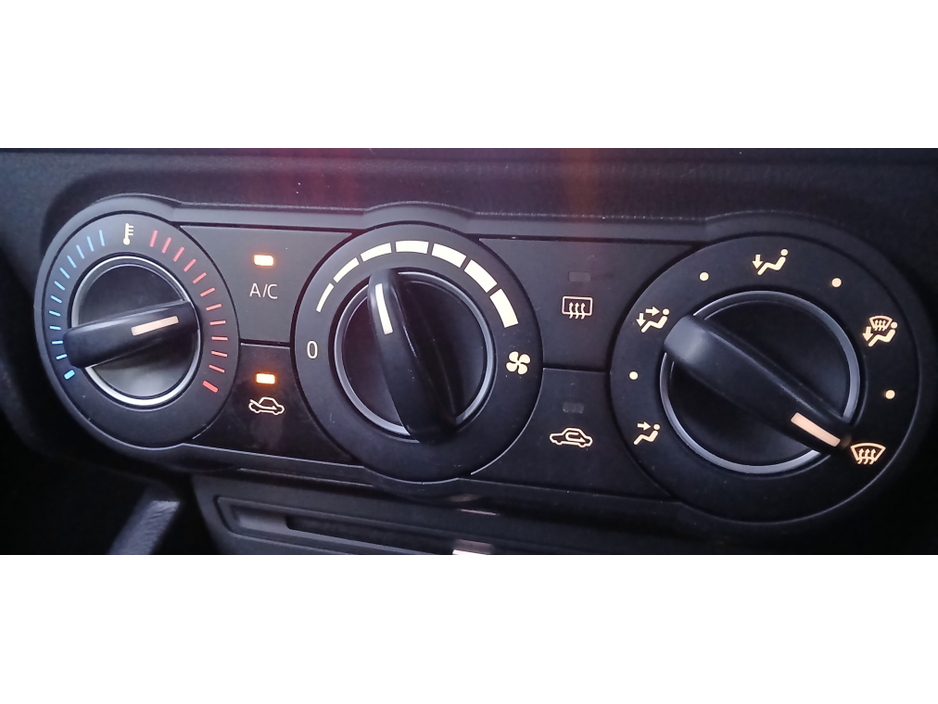 2016 Mazda Mazda3 *NEW NCT 2028* 1.5 EXECUTIVE 5dr €11,945