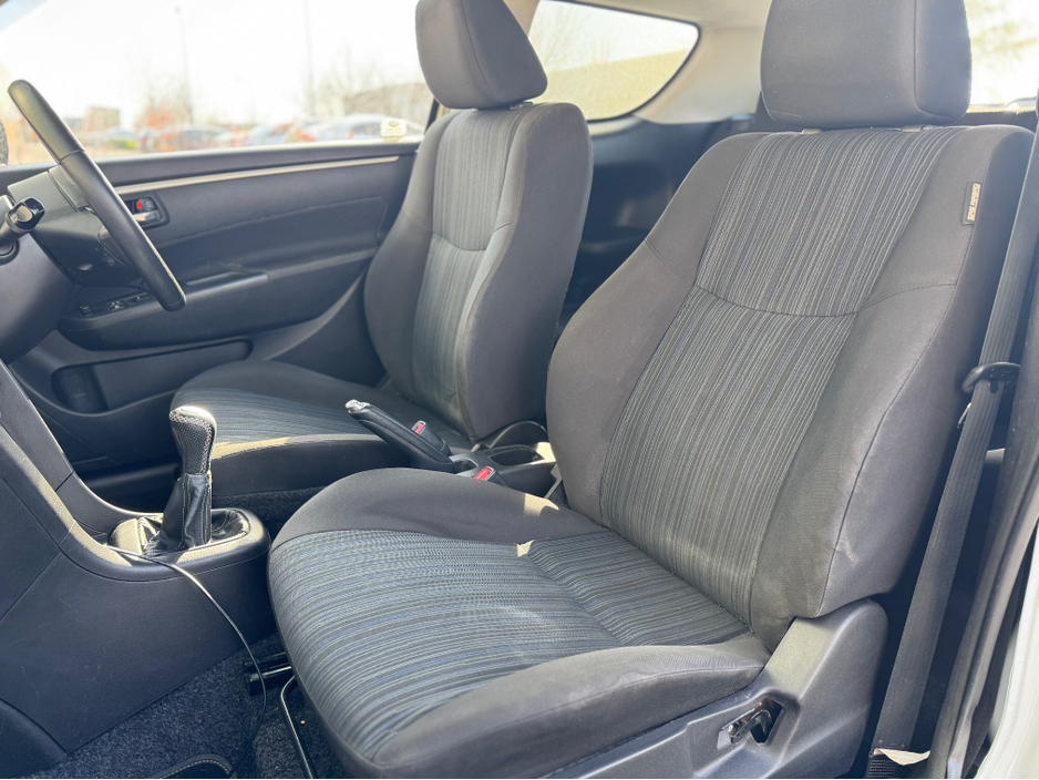 2014 Suzuki Swift - image 14