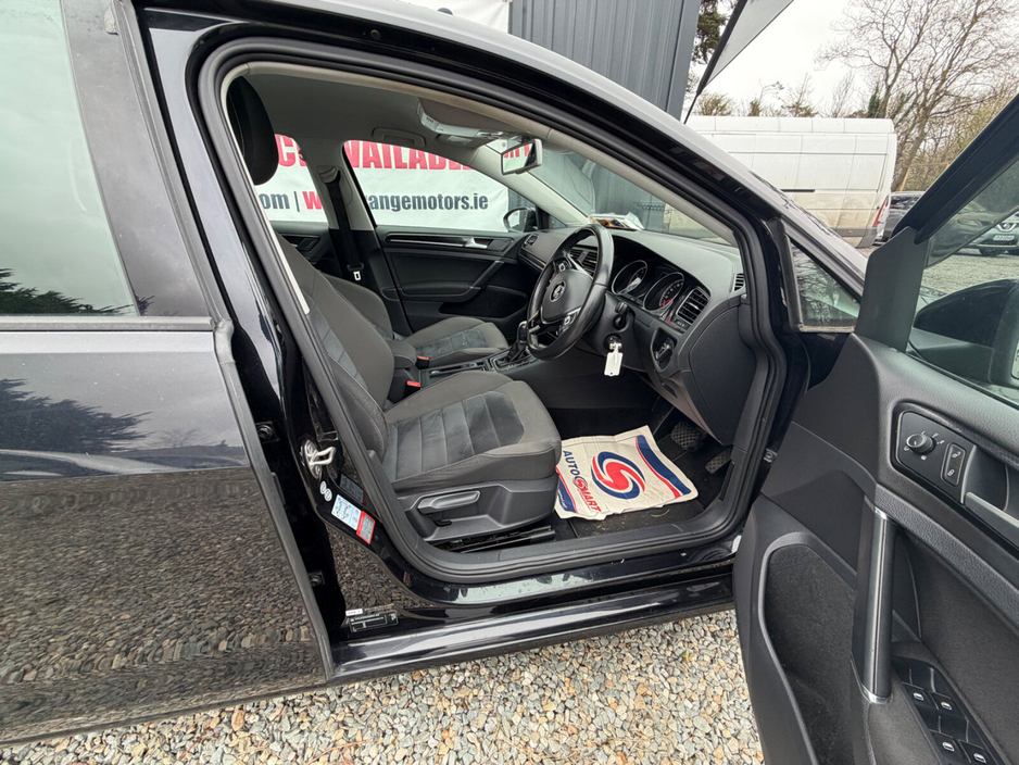 2014 Volkswagen Golf - image 9