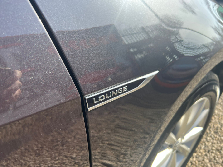 2015 Volkswagen Golf - image 18