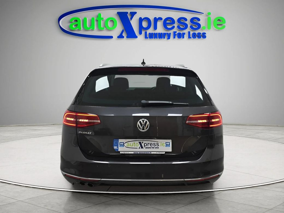 2020 Volkswagen Passat - image 11