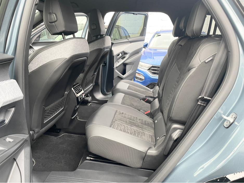 2025 Peugeot 5008 E 5008 GT-LINE 73KW 213BHP FULLY ELECTRIC €47,950