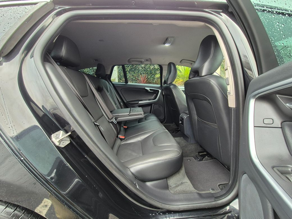 2015 Volvo V60 1.6 PETROL AUTO / LUX SPEC / LOW MILEAGE / TAX €400 (152 REG ) €12,950