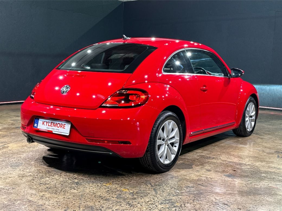 2019 Volkswagen Beetle - image 3