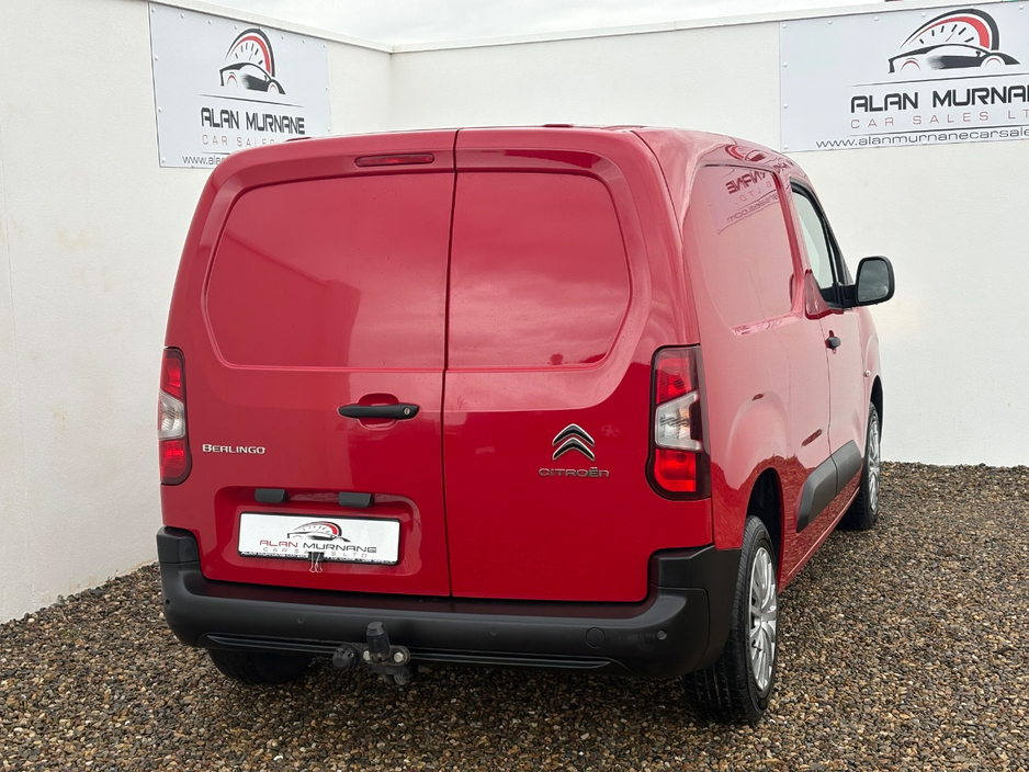 2022 Citroen Berlingo - image 8