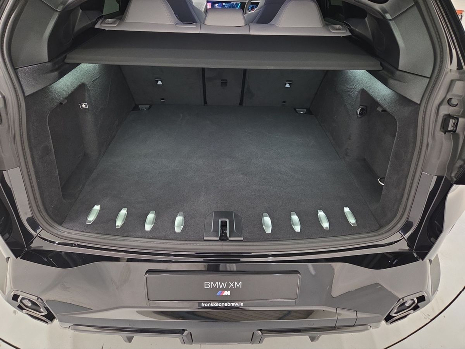 2026 BMW XM - image 13
