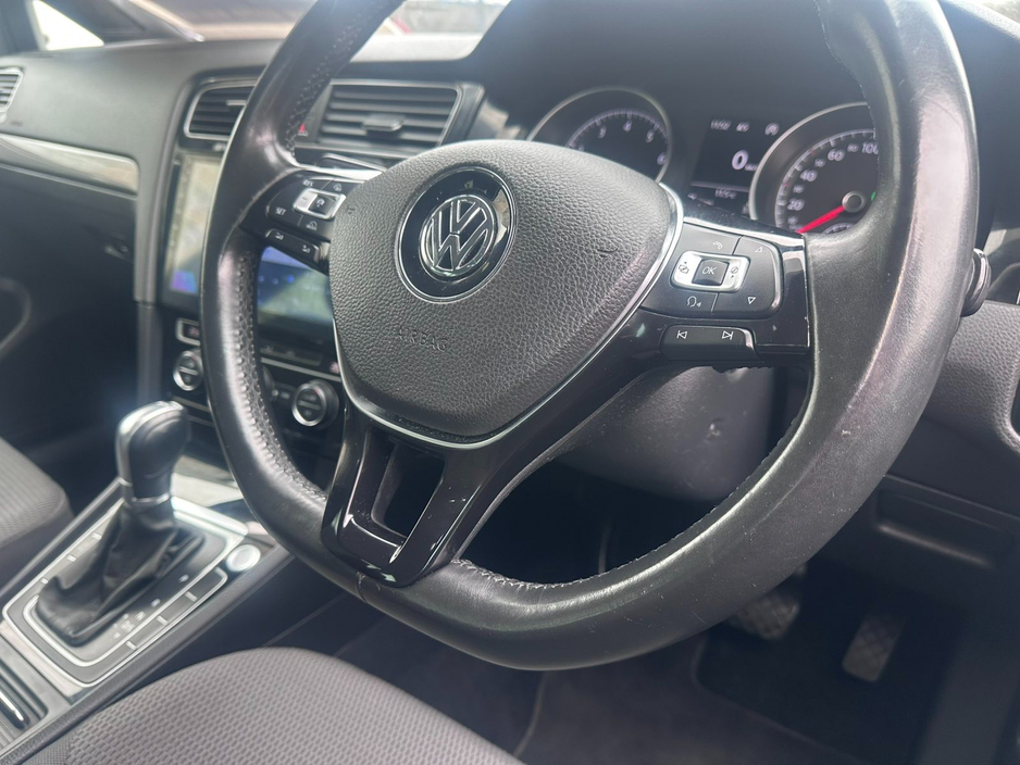 2015 Volkswagen Golf - image 20