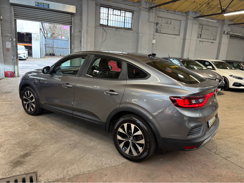 2022 Renault Arkana E-TECH ICONIC HYBRID 14 145 AUTO €19,999