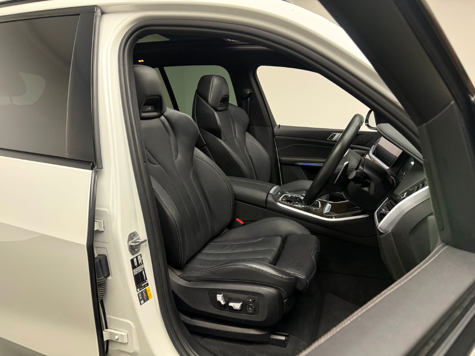 2022 BMW X5 - image 10