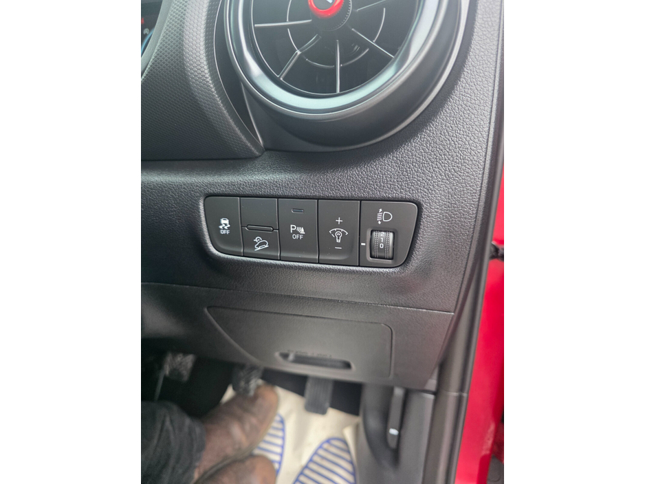 2023 Hyundai Kona - image 18