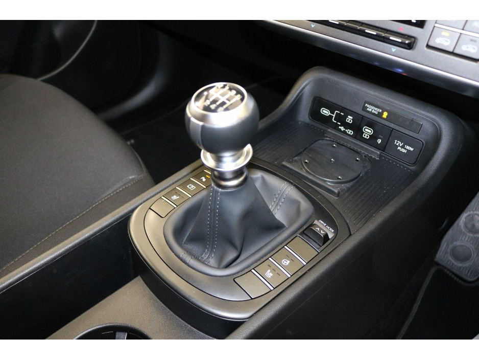 2024 Hyundai Kona - image 12