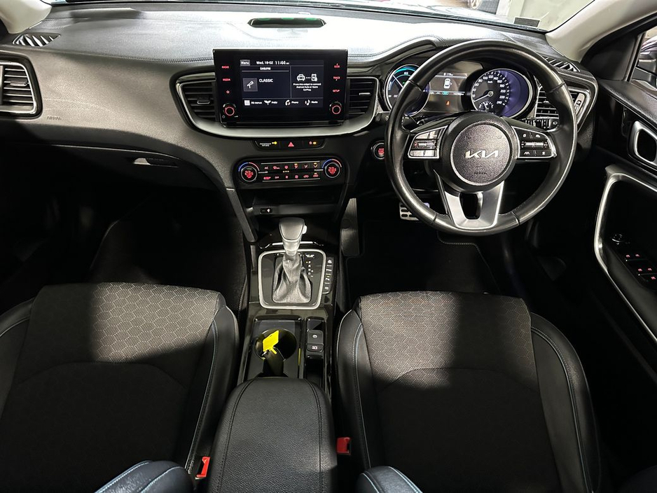 2023 Kia XCeed - image 9