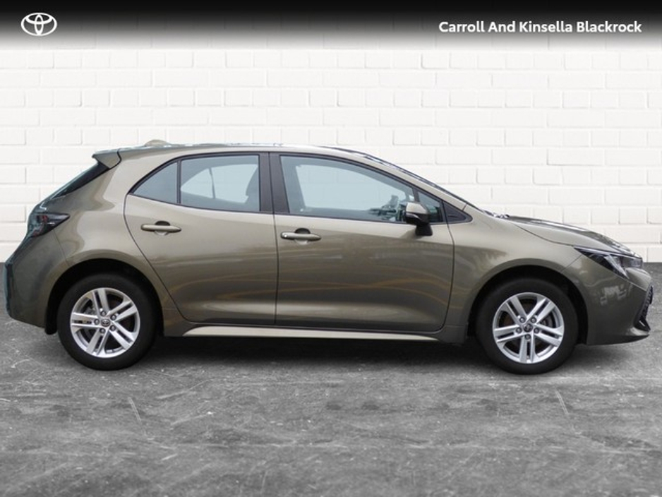 2020 Toyota Corolla Hybrid Luna HB €21,950