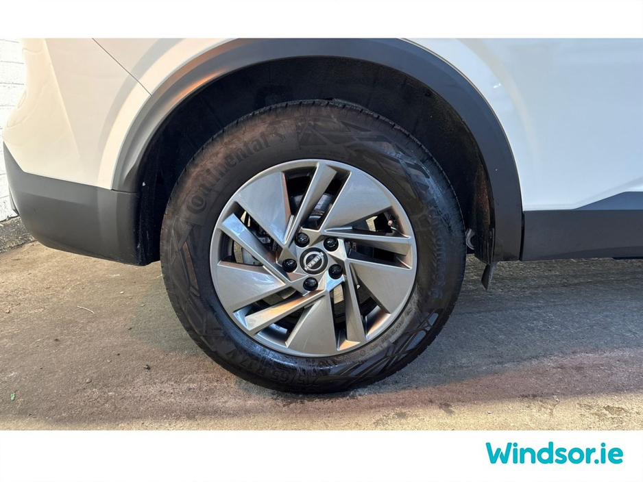 2024 Nissan Qashqai 1.3 PET MILD HYBRID SV CVT €30,995