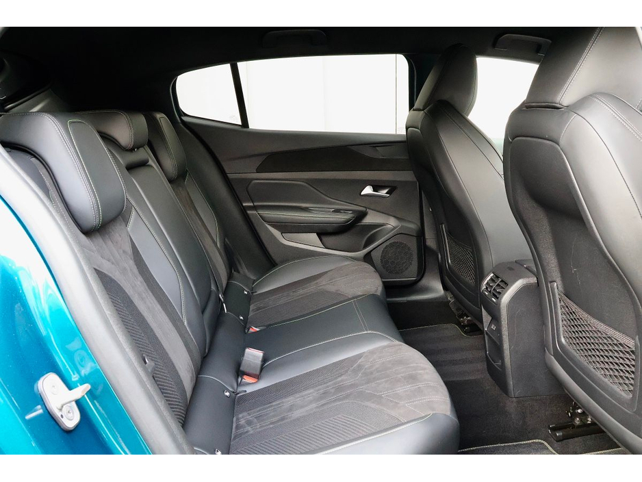 2023 Peugeot 408 - image 15