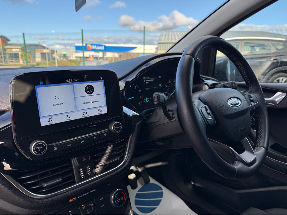 2018 Ford Fiesta - image 16