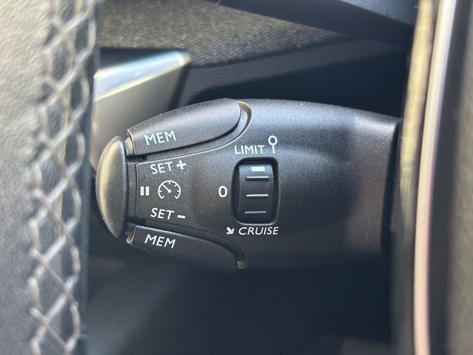 2019 Peugeot 3008 - image 23