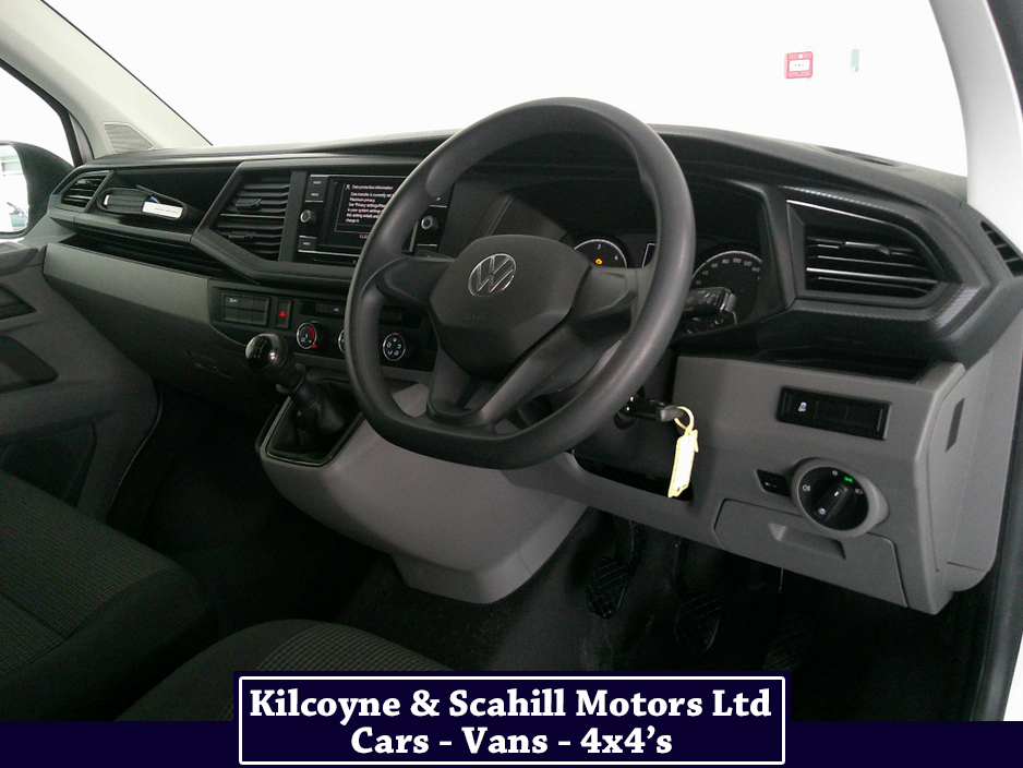 2022 Volkswagen Transporter - image 23