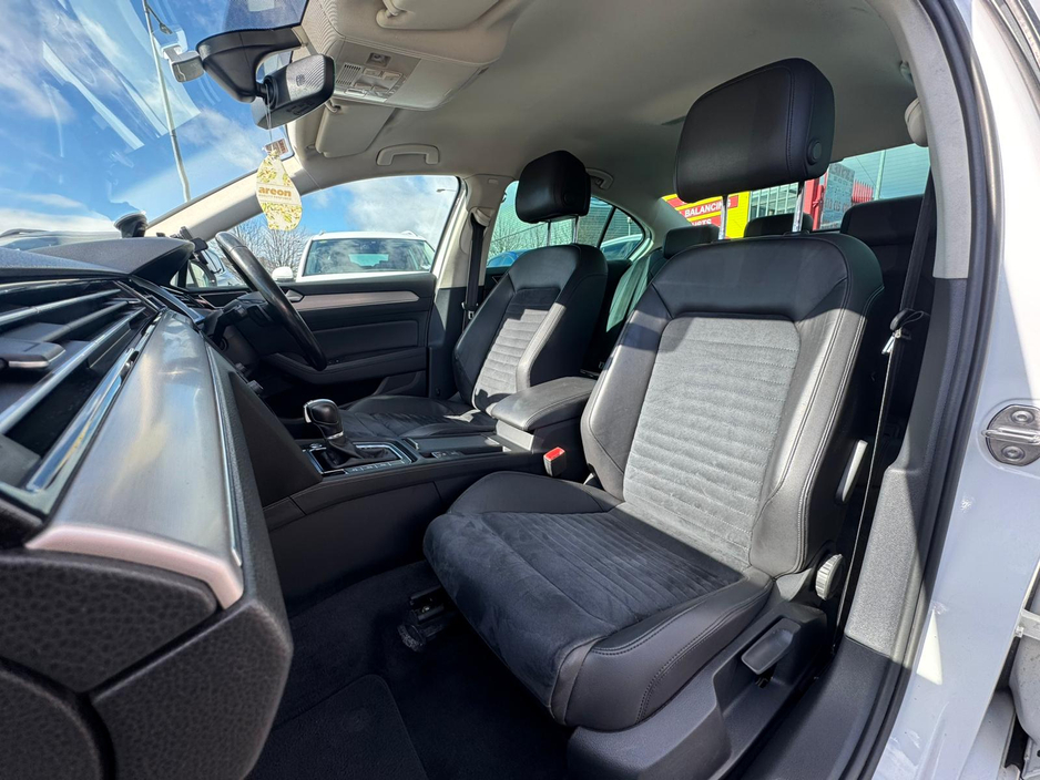 2016 Volkswagen Passat - image 16