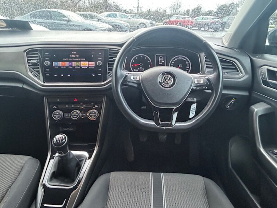 2019 Volkswagen T-Roc 1.0 TSI 115bhp Design €18,495