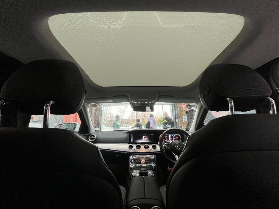 2019 Mercedes-Benz E Class 2019 MERCEDES-BENZ E220D ADVANTGARDE 2.0 AUTOMATIC / CRUISE CONTROL / 360° PARKING CAMERA / ELECTRIC MEMORY & HEATED SEATS / PANORAMIC SUNROOF / PADDLE SHIFTERS / APPLE CARPLAY / AMBIENT LIGHTS