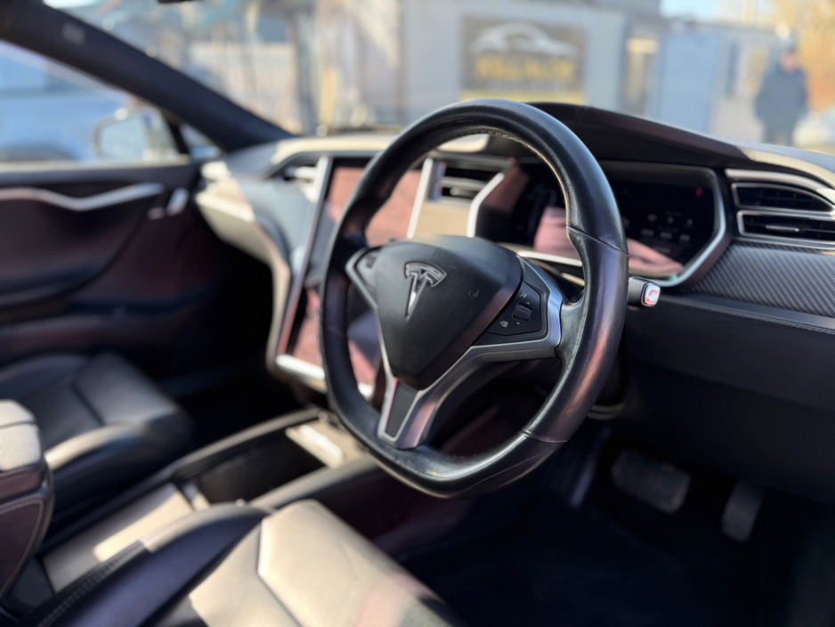 2018 Tesla Model S - image 9