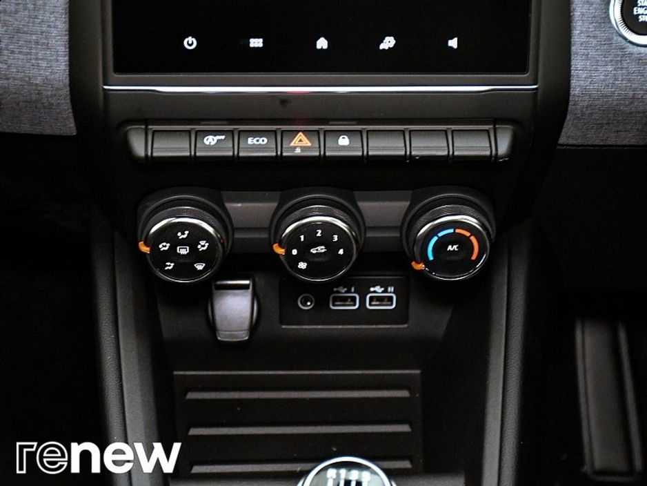 2025 Renault Clio - image 13