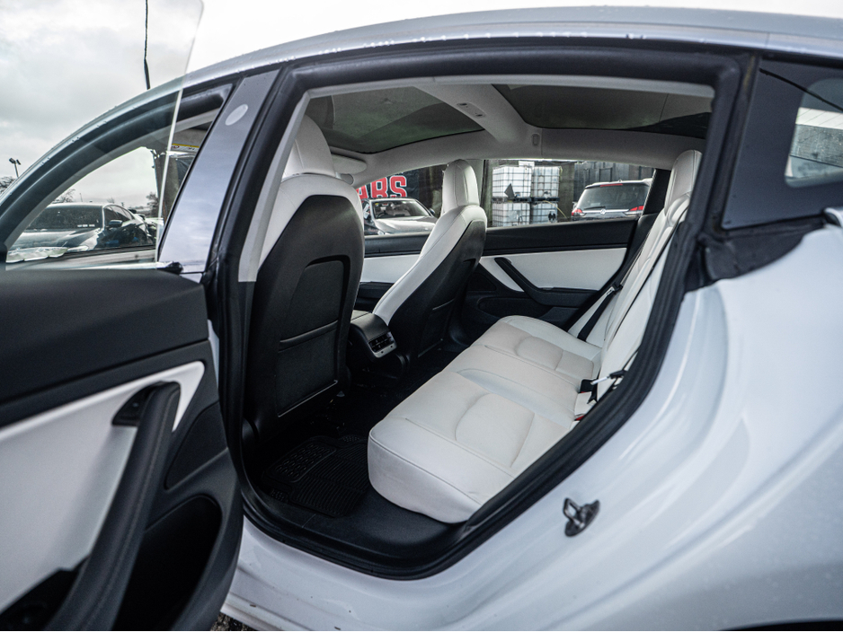 2020 Tesla Model 3 - image 36