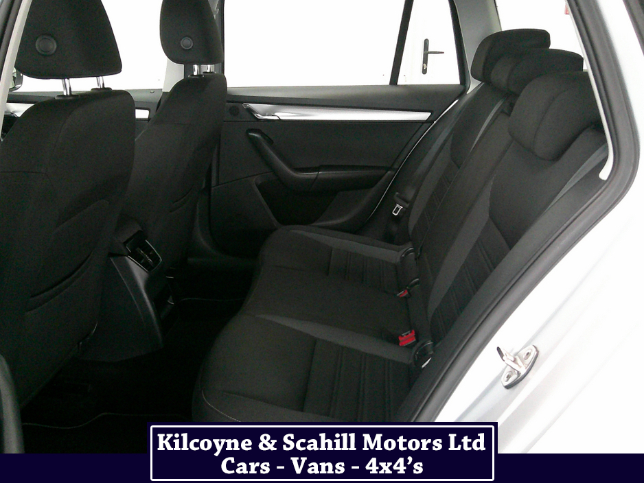 2020 Skoda Octavia - image 15