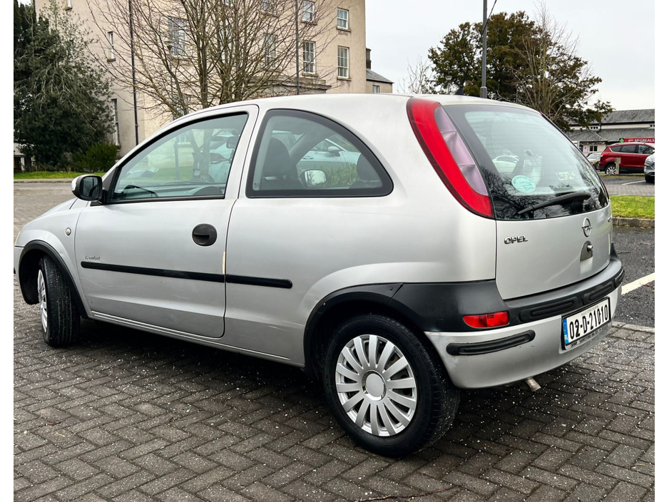 2002 Opel Corsa - image 8