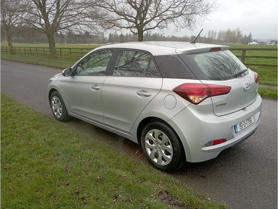 2015 Hyundai i20 - image 10