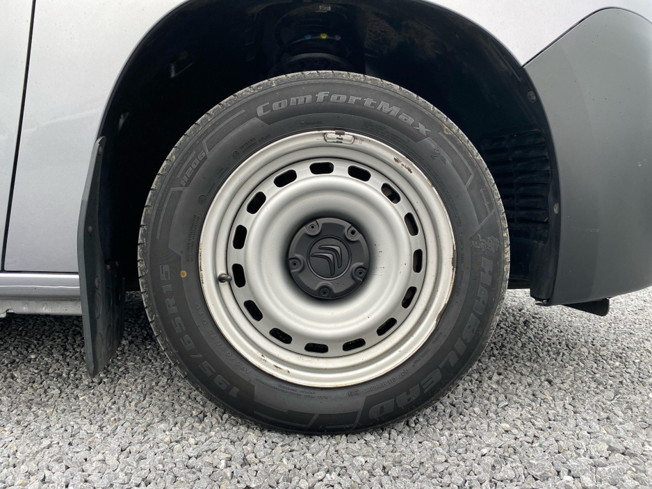 2023 Citroen Berlingo - image 15