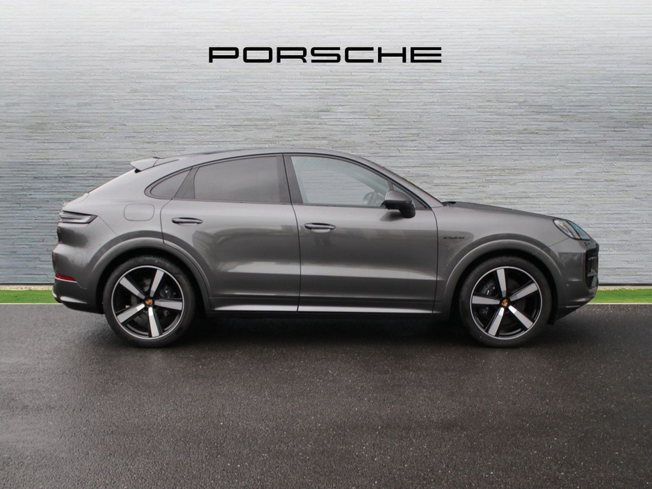 2025 Porsche Cayenne E-Hybrid Coupe €126,000