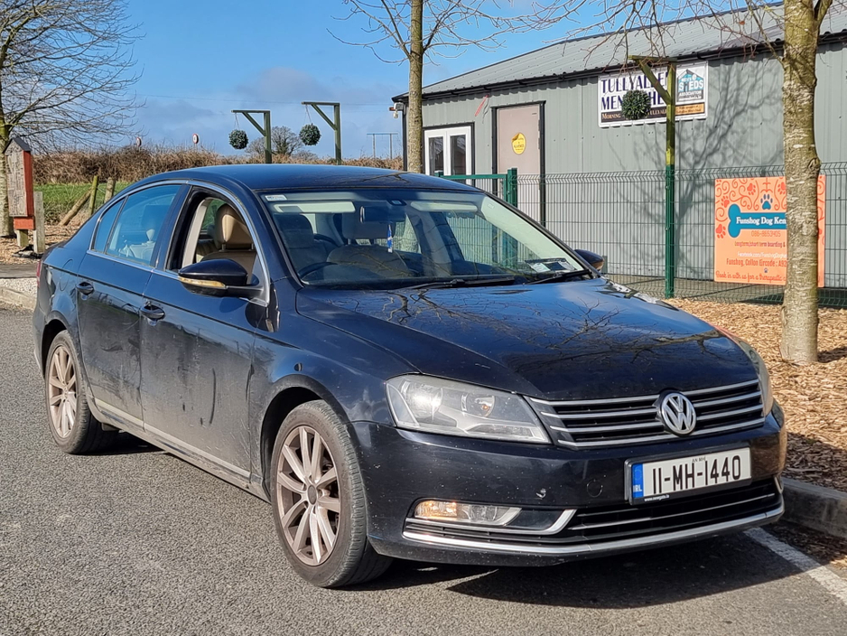 2011 Volkswagen Passat - image 8