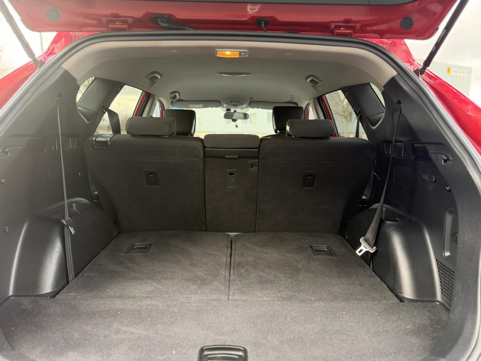 2014 Hyundai Santa Fe - image 10